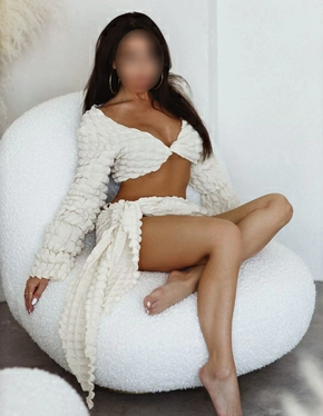 Adelina Adelina