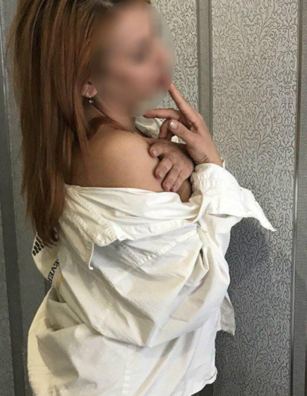 Prostituta Alyona  Odessa: +380684483676
